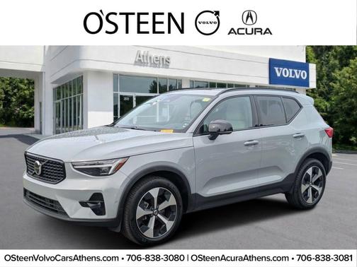 Metallic 2026 Volvo XC40 B5 Plus