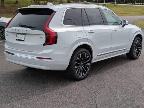 Crystal White Pearl 2026 Volvo XC90 Plug-In Hybrid T8 Plus 7-Seater