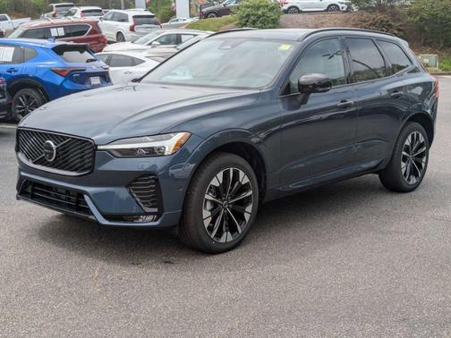 2026 Volvo XC60 B5 Plus