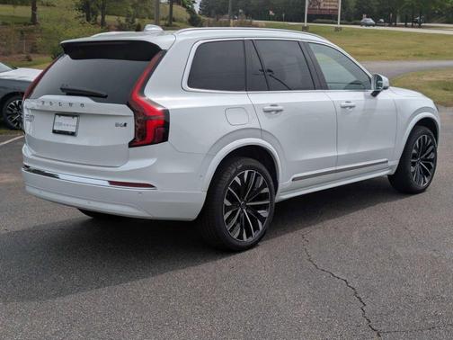 Crystal White Pearl 2026 Volvo XC90 B6 Plus 6-Seater