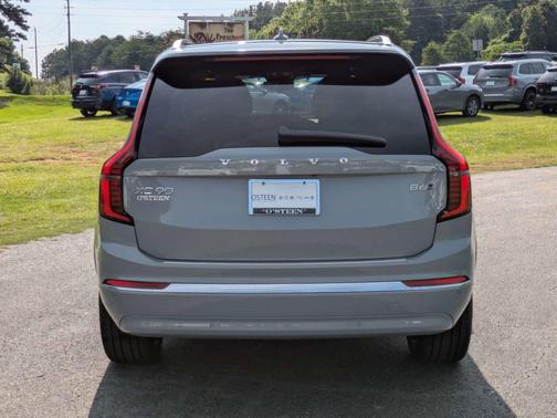 Metallic 2026 Volvo XC90 B6 Plus 7-Seater