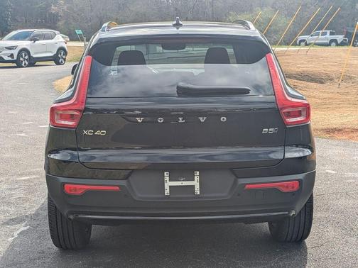 Onyx Black 2026 Volvo XC40 B5 Core