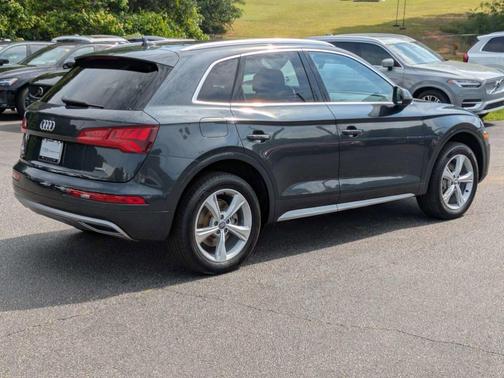 Manhattan Gray Metallic 2020 Audi Q5 45 Premium