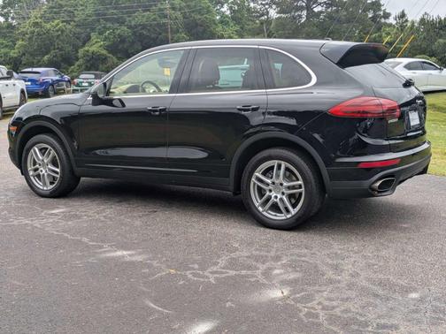 Jet Black Metallic 2016 Porsche Cayenne Base