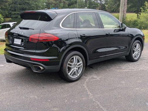 Jet Black Metallic 2016 Porsche Cayenne Base