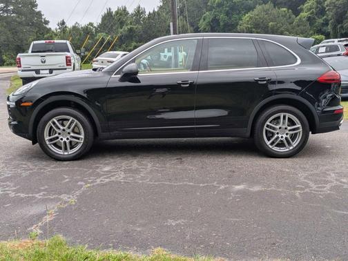 Jet Black Metallic 2016 Porsche Cayenne Base