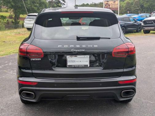 Jet Black Metallic 2016 Porsche Cayenne Base