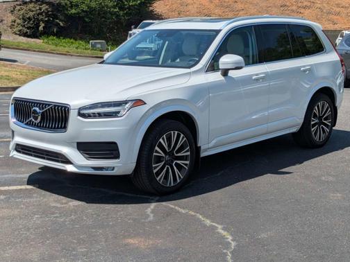 2020 Volvo XC90 T5 Momentum 7 Passenger