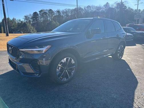 2026 Volvo XC60 B5 Plus