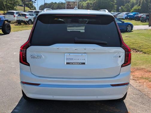 Crystal White Pearl 2026 Volvo XC90 B6 Ultra 6-Seater