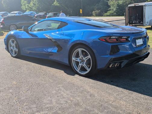 Elkhart Lake Blue Metallic 2021 Chevrolet Corvette Stingray w/2LT