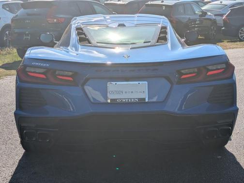 Elkhart Lake Blue Metallic 2021 Chevrolet Corvette Stingray w/2LT