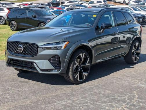 Forest Green 2026 Volvo XC60 B5 Ultra