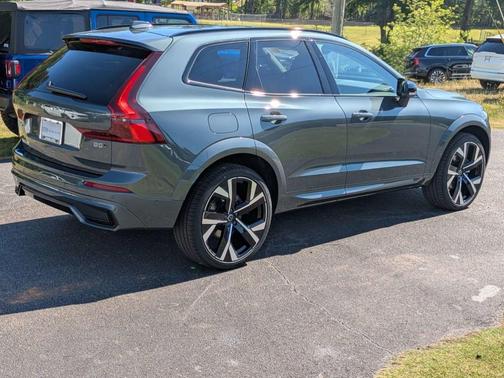 Forest Green 2026 Volvo XC60 B5 Ultra