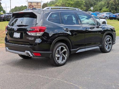 Crystal Black Silica 2024 Subaru Forester Touring