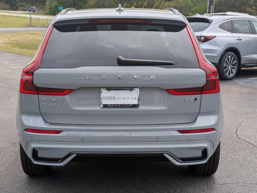 Metallic 2026 Volvo XC60 B5 Plus