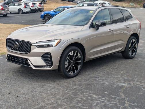 Bright 2026 Volvo XC60 B5 Plus