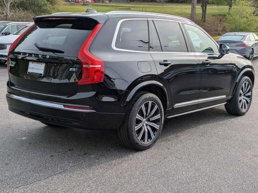 2023 Volvo XC90 B5 Plus