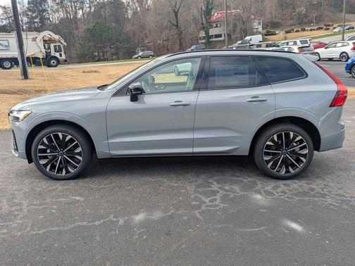 Metallic 2026 Volvo XC60 B5 Ultra