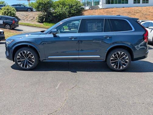 Denim Blue Metallic 2026 Volvo XC90 Plug-In Hybrid T8 Ultra 7-Seater