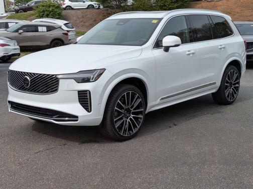 Crystal White Pearl 2026 Volvo XC90 B6 Plus 7-Seater