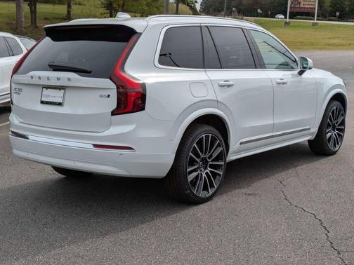 Crystal White Pearl 2026 Volvo XC90 B6 Plus 7-Seater