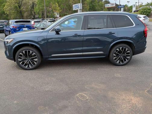 Denim Blue Metallic 2026 Volvo XC90 Plug-In Hybrid T8 Ultra 6-Seater