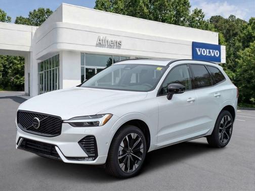 Crystal White Metallic 2026 Volvo XC60 B5 Plus