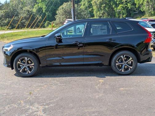 Onyx Black Metallic 2026 Volvo XC60 B5 Core