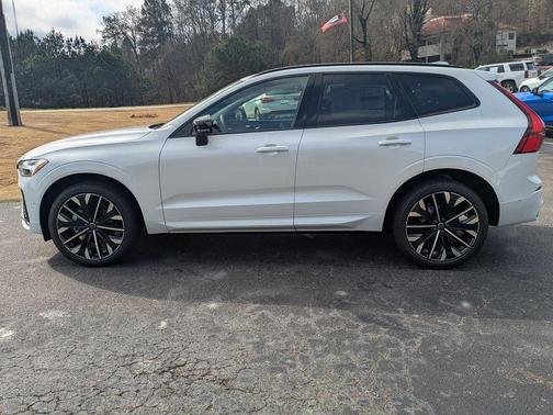 Crystal White Metallic 2026 Volvo XC60 B5 Ultra
