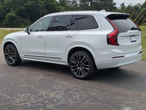 Crystal White Pearl 2026 Volvo XC90 B6 Plus 7-Seater