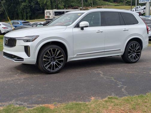 Crystal White Pearl 2026 Volvo XC90 B6 Plus 7-Seater