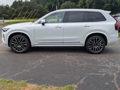 Crystal White Pearl 2026 Volvo XC90 B6 Plus 7-Seater