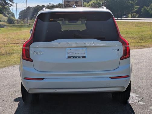 Crystal White 2023 Volvo XC60 B5 Plus Bright Theme