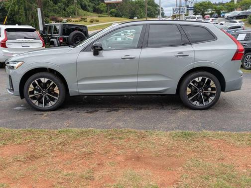 Metallic 2026 Volvo XC60 B5 Plus
