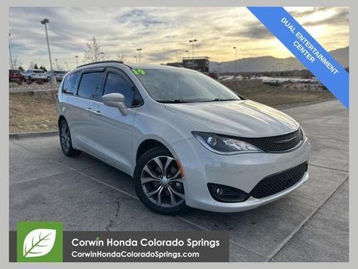 2019 Chrysler Pacifica Touring-L Plus