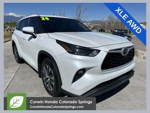 Pearl 2024 Toyota Highlander XLE