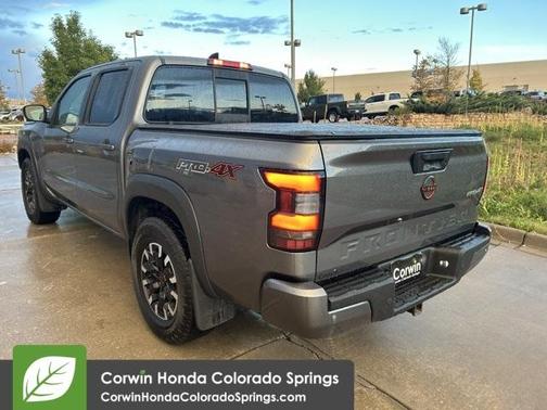 2024 Nissan Frontier SL
