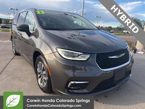 2023 Chrysler Pacifica Hybrid Touring L