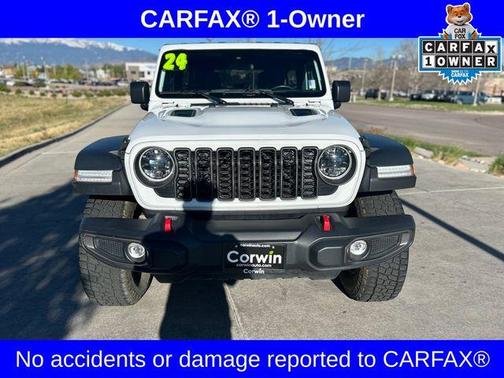 Bright White Clearcoat 2024 Jeep Wrangler Rubicon