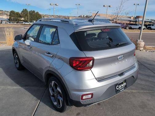 2023 Hyundai VENUE SEL