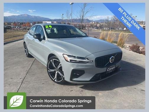 2024 Volvo S60 B5 Plus Dark Theme