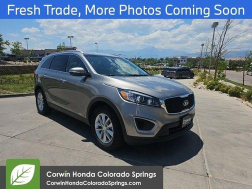 Titanium Silver 2017 Kia Sorento LX