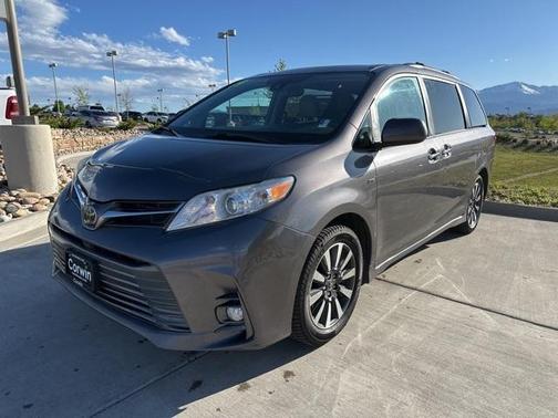 2019 Toyota Sienna XLE