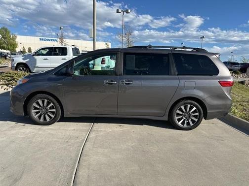 2019 Toyota Sienna XLE