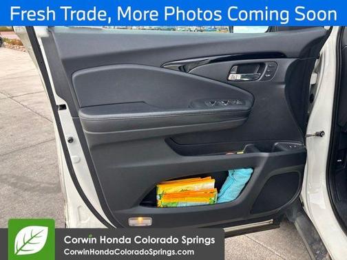 White 2018 Honda Pilot Touring