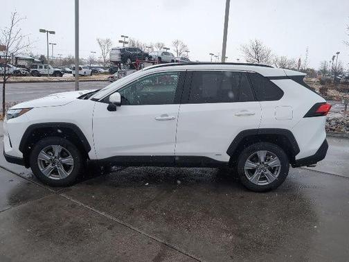 2025 Toyota RAV4 Hybrid XLE