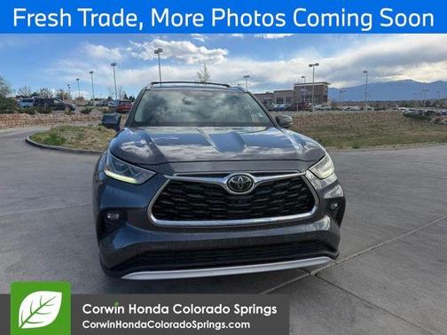 Magnetic Gray Metallic 2023 Toyota Highlander Platinum