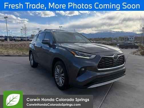 Magnetic Gray Metallic 2023 Toyota Highlander Platinum