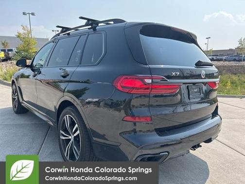 2022 BMW X7 M50i